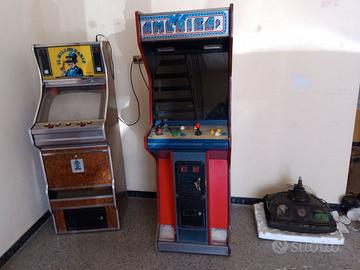 Lotto materiale con videogioco bar jamma e poker