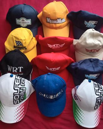 12 cappellini sportivi