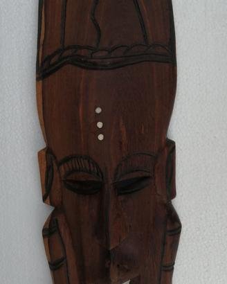 maschere etniche in legno 