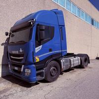 0638 TRATTORE STRADALE IVECO STRALIS 2017