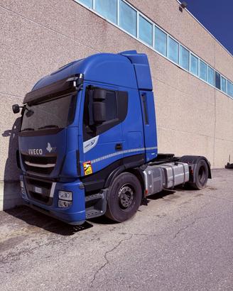 0638 TRATTORE STRADALE IVECO STRALIS 2017