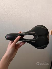 Sella da corsa/MTB  black hole