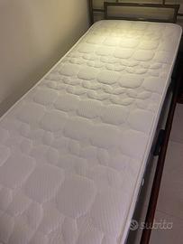 Cornice di letto singolo in bambù rete e materasso