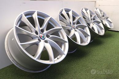 Cerchi lega Alfa Romeo Giulia Giulietta 18 Origina