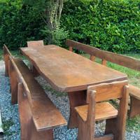 tavolo con sedie in legno di abete