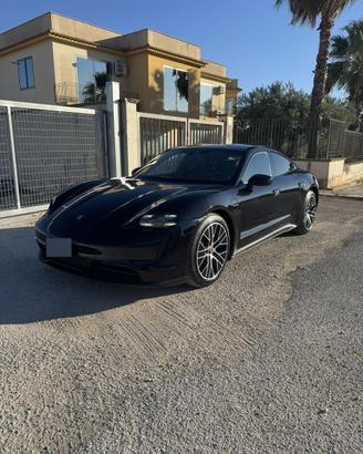 Porsche Taycan possibilitá sub. leasing