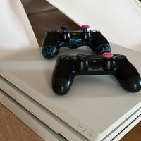 🎮 PS4 Pro Bianca 1TB + 2 Controller