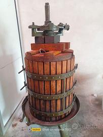 Torchietto / Pressa per uva manuale