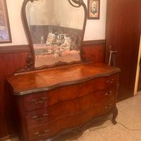 Cassettiera con specchio