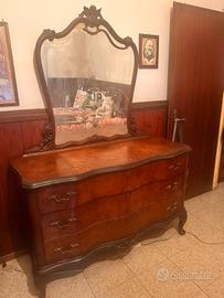 Cassettiera con specchio