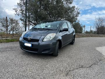 Toyota yaris 2009
