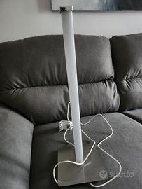 lampada di design da tavolo a colonna led