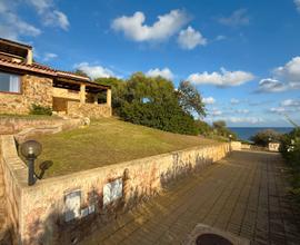 Villetta capo schiera con vista mare