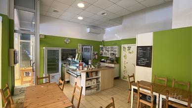 Locale ristorazione con spazi esterni, VALMAURA