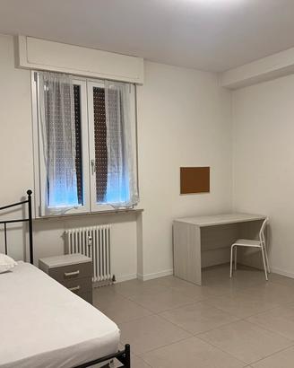 Camera per studentessa in appartamento appena rist