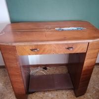 Mobile con macchina da cucire borletti