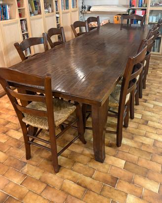 Tavolo in legno massiccio