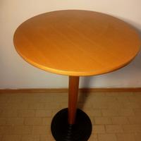 Tavoli alti in legno
