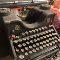 macchina da scrivere Olivetti Modello M40