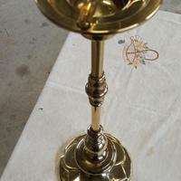 Posa cenere in ottone a piedistallo