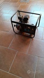 Generatore a benzina 220