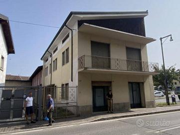 Immobile in asta di 212 m² con 4 locali e box auto