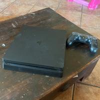 PlayStation 4 Slim con controller