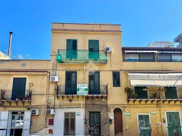4 LOCALI A PALERMO