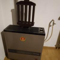 stufa metano con tubo di scarico bianco anni 60