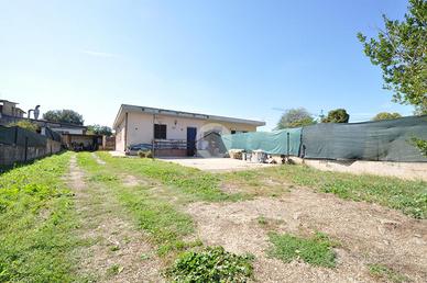 PORZIONE DI BIFAMILIARE A ROMA