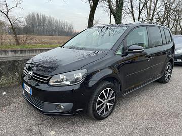 Volkswagen Touran Business 1.4 DSG Highline EcoFue