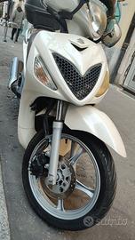 Suzuki Sixteen 125 scooter 2009