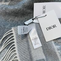 Sciarpa stampata Dior con chip