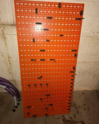 PANNELLO PORTA UTENSILI ROSSO MM.980X480

