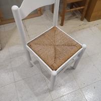 sedie in legno bianche