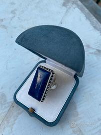 Anello d’argento e lapislazzulo