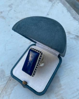 Anello d’argento e lapislazzulo
