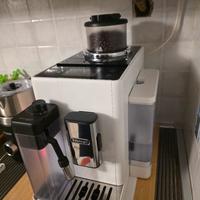 Delonghi RIVELIA macchina caffè 