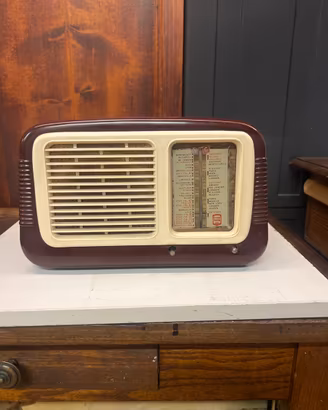 Vecchia radio bachelite