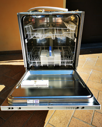 Lavastoviglie Whirlpool da RIPARARE
