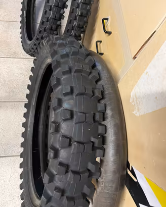 Gomme moto