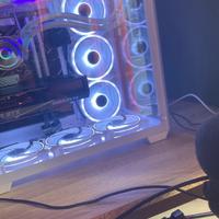 Pc RTX 4070Ti, i7 13700KF e Schermo Curvo 24’ 1ms