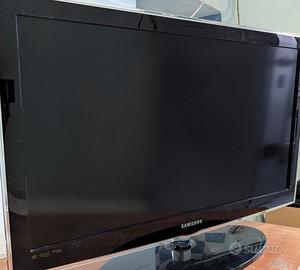 TV Samsung 32" con telecomando e decoder esterno 