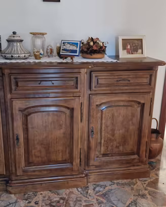 Credenza 3 porte stile arte povera.