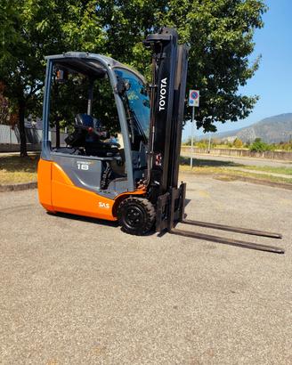 CARRELLO ELEVATORE ELETTRICO TOYOTA TRAIGO 18. AC