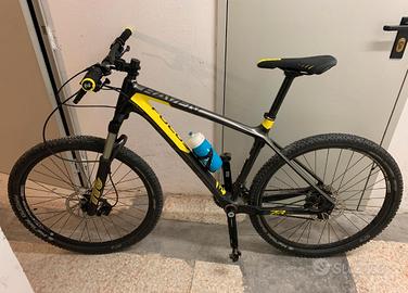 bici Mountain bike  focus Raven carbonio