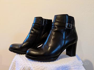 Stivaletti in pelle Calpierre