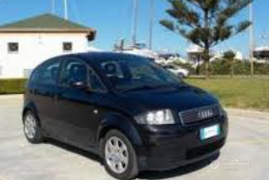 AUDI A2 2004 con 200.000 km