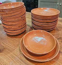 Servizio Piatti 12 Persone In Terracotta Smaltata