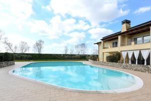 Trilocale in Residence con Piscina a Lonato del Ga